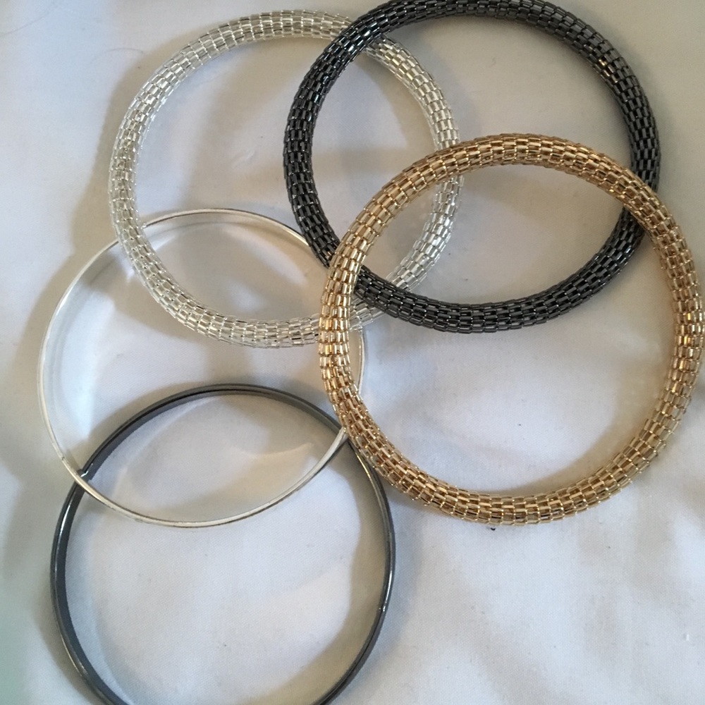 Multi-media, Multi-metallic Bangle Set!